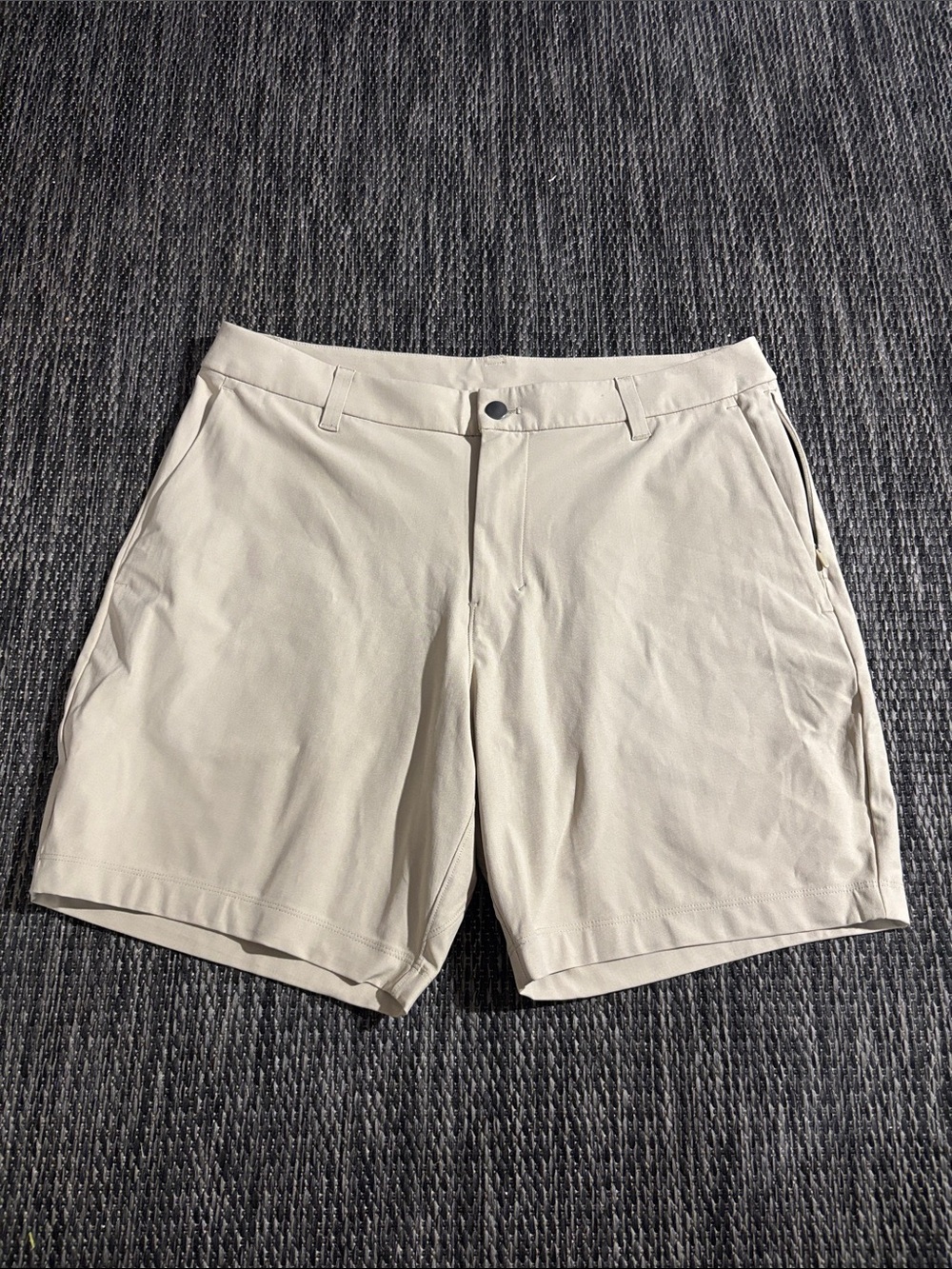 Lululemon Commission Classic Fit Short 7.5" *Warpstreme Trench Size 34